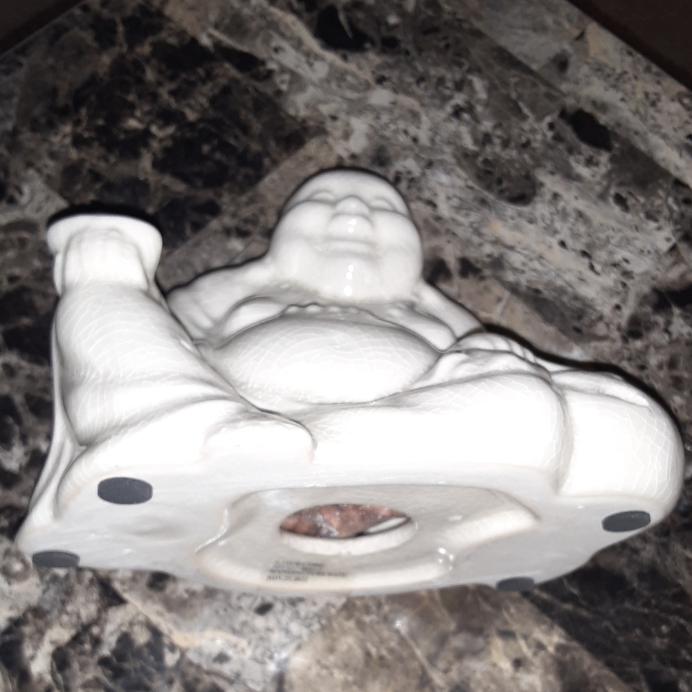 Happy sitting Buddha Statue - Picture 2 of 3